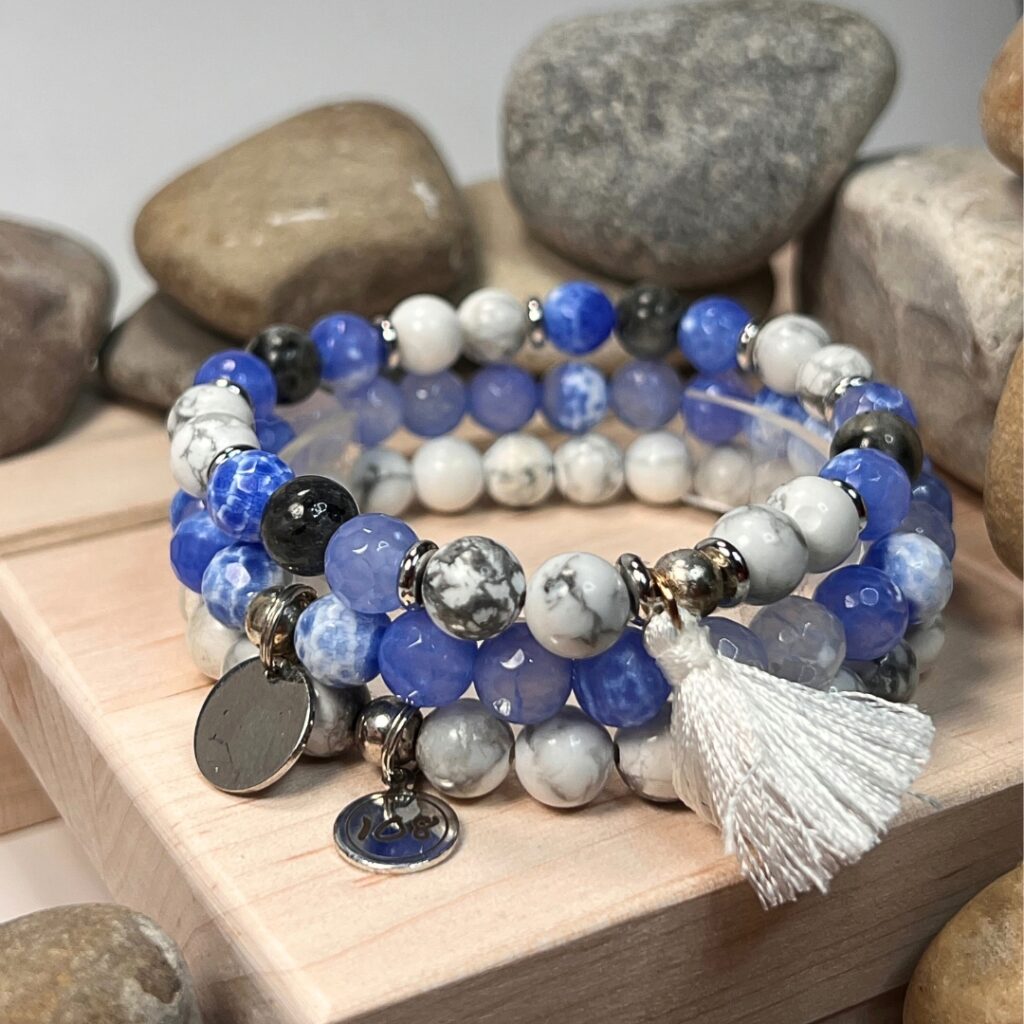 BOCHOI Bracciali Magnetici Abbinati Per Coppie: Set Da 2 Bracciali In Agata Nera Opaca E Howlite Bianca, Regolabili, Gioielli Per Fidanzati, Idea Regalo Per San Valentino